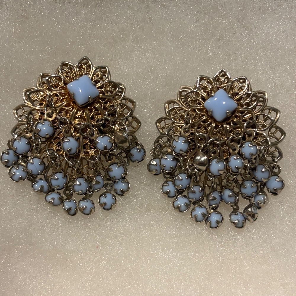 Vintage‎ Gold Tone Filigree Light Blue Milk Glass Bead Tiered Clip On Earrings